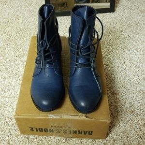 Sale! Navy Ankle Boots, size 9